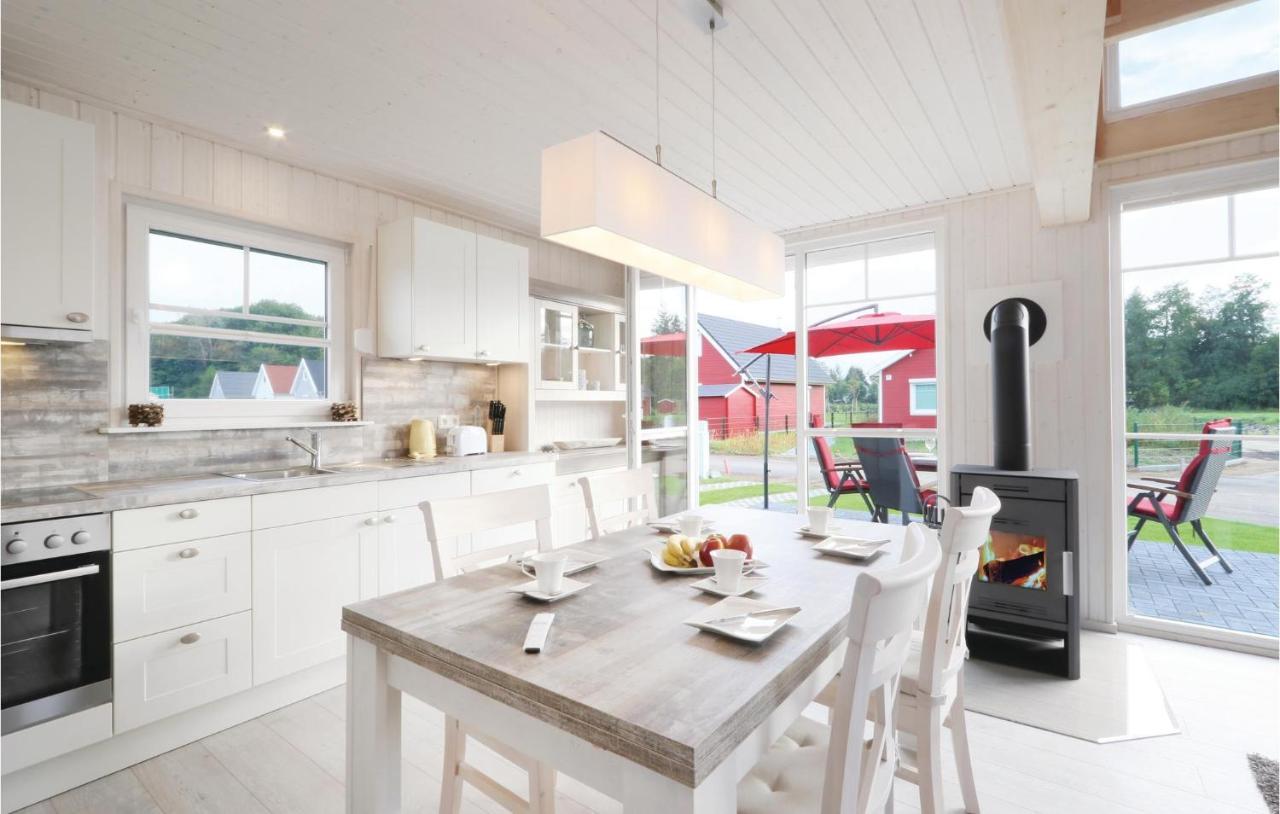 Gorgeous Home In Zerpenschleuse With Wifi ภายนอก รูปภาพ